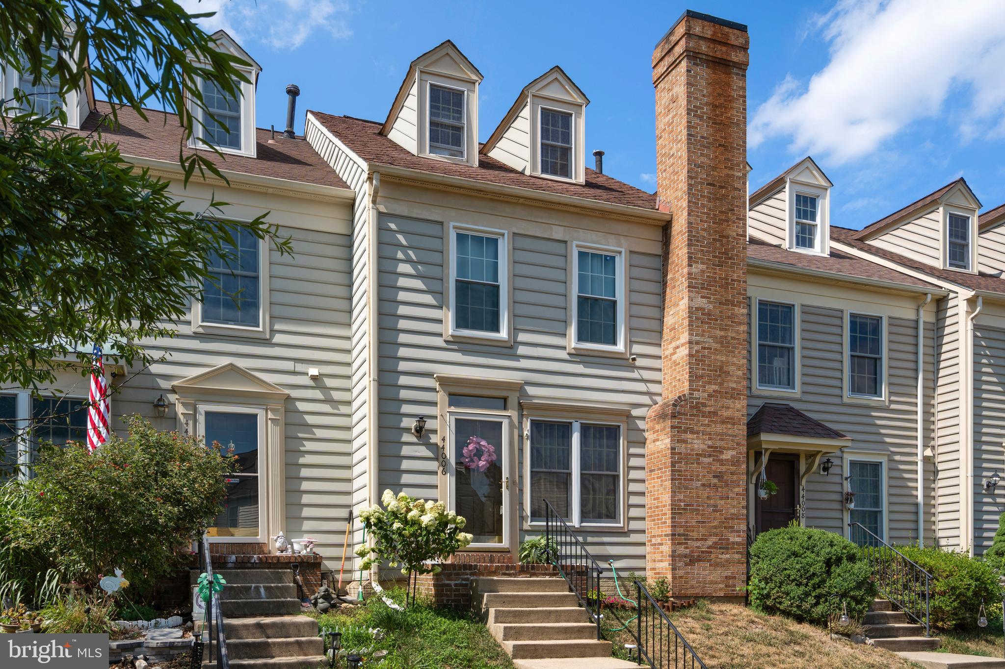 ASHBURN VILLAGE - Residential