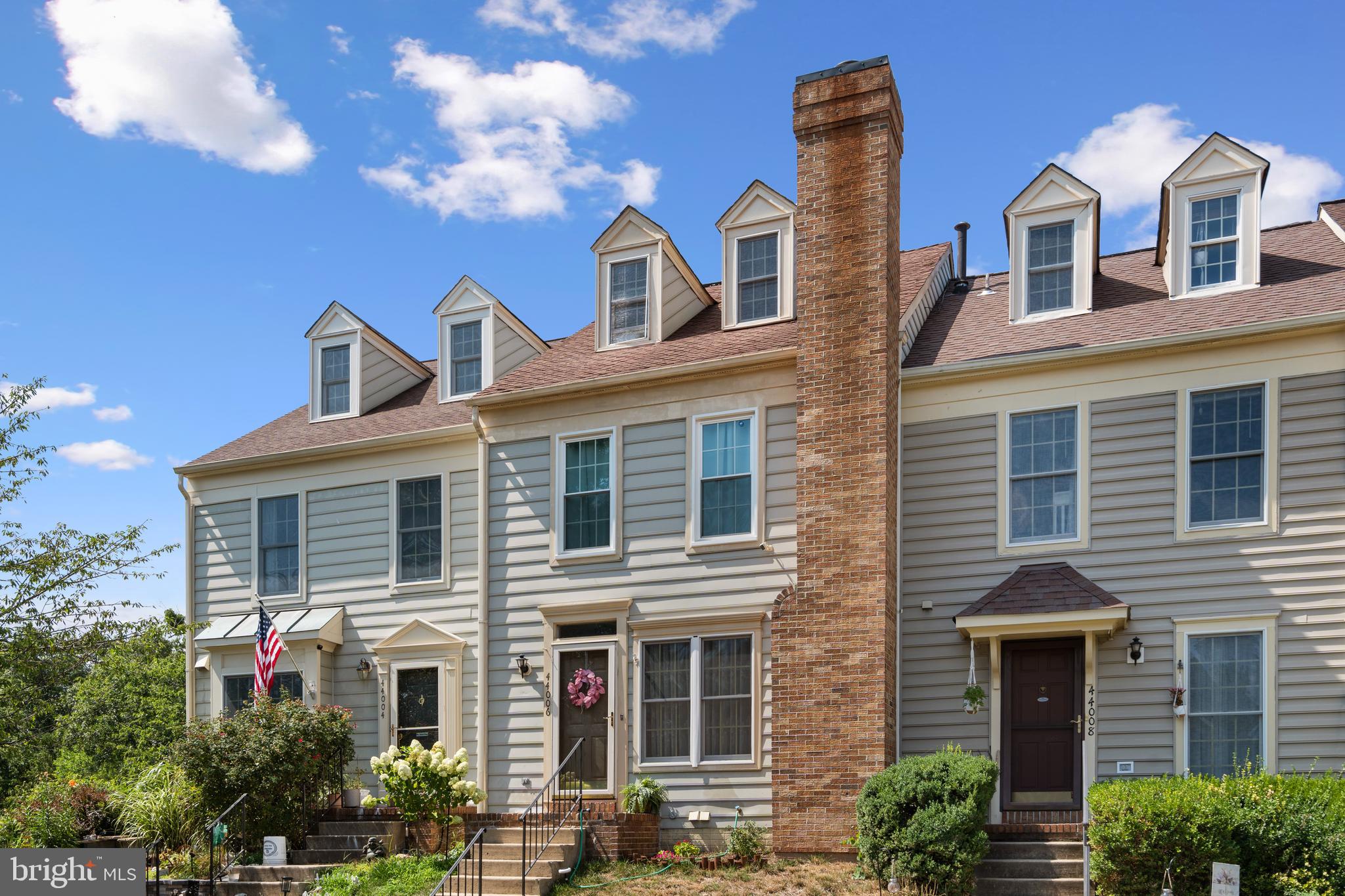 ASHBURN VILLAGE - Residential