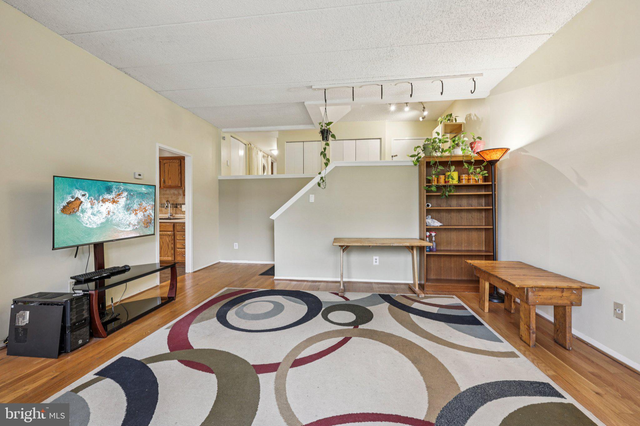 2118 GREEN WATCH WAY 10/201C