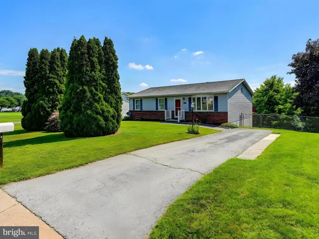 34 Allen Drive, Hanover, PA 17331