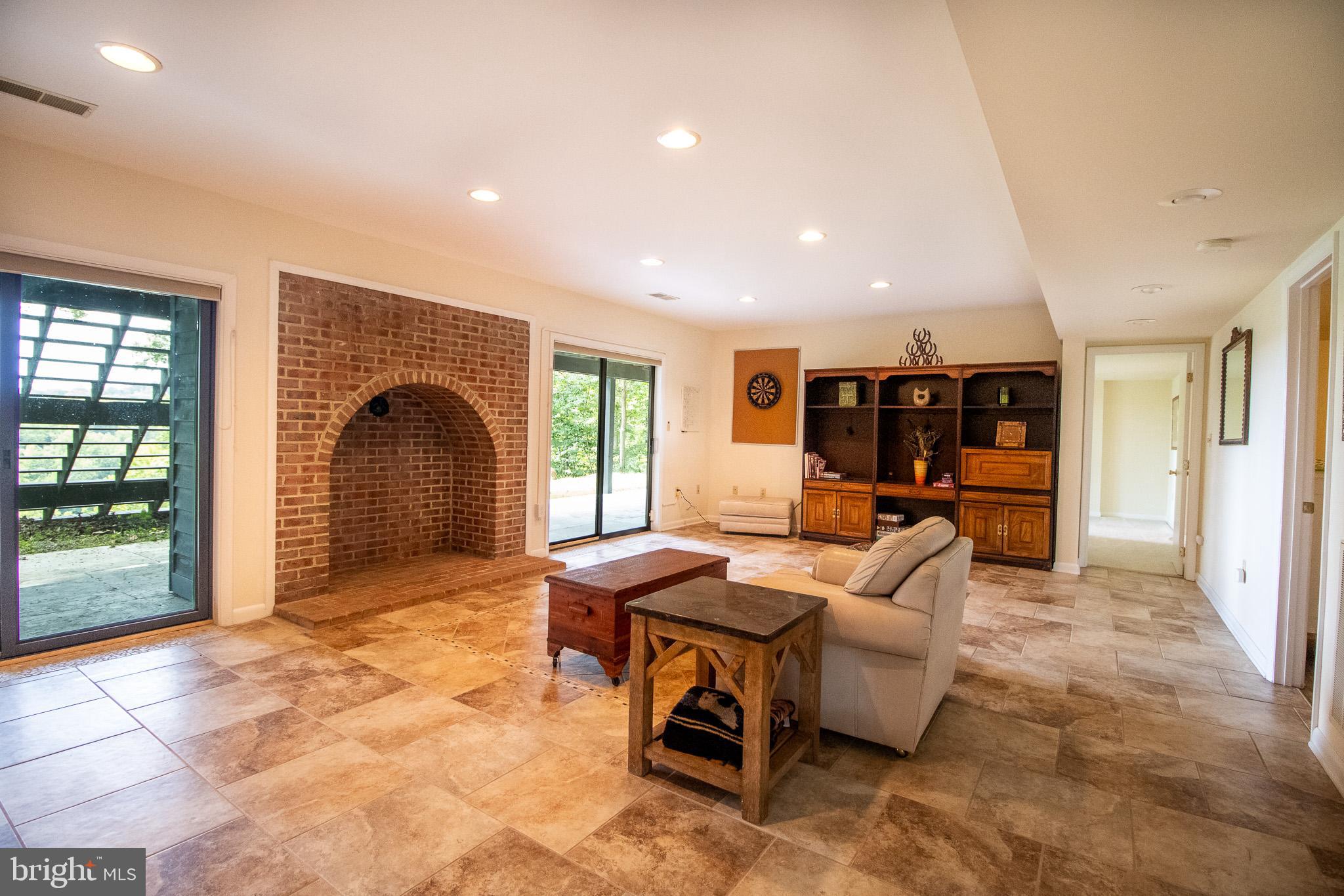 WHITINGS NECK FARM ESTATES - Residential