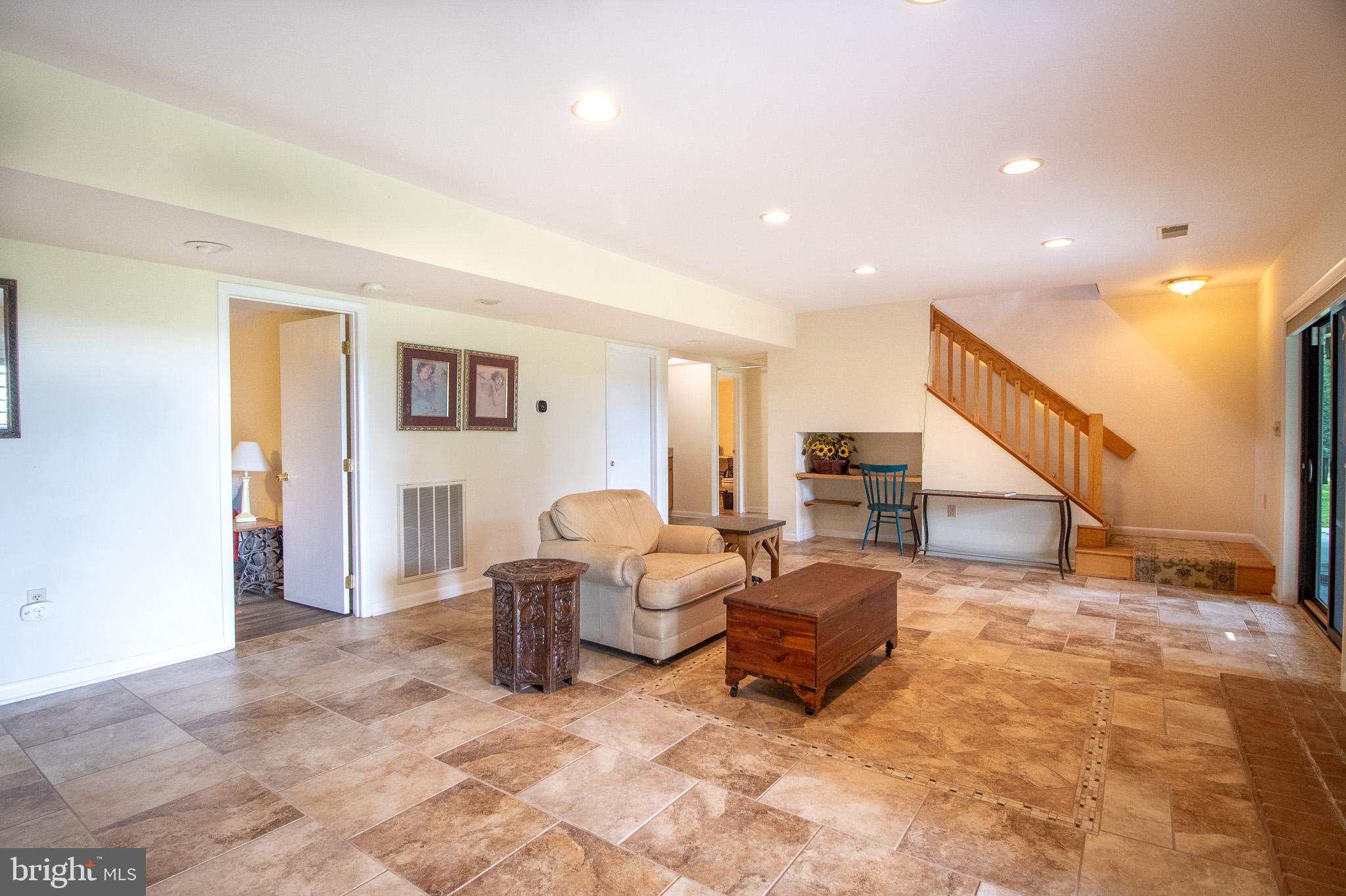 WHITINGS NECK FARM ESTATES - Residential