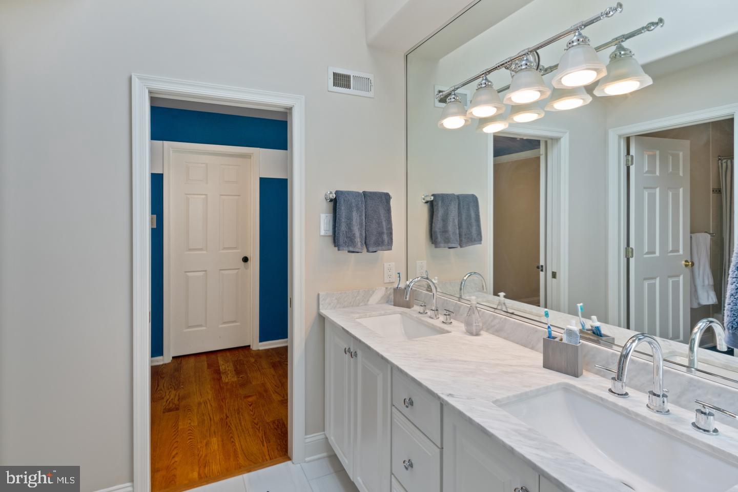 LONGMEADOW - Residential