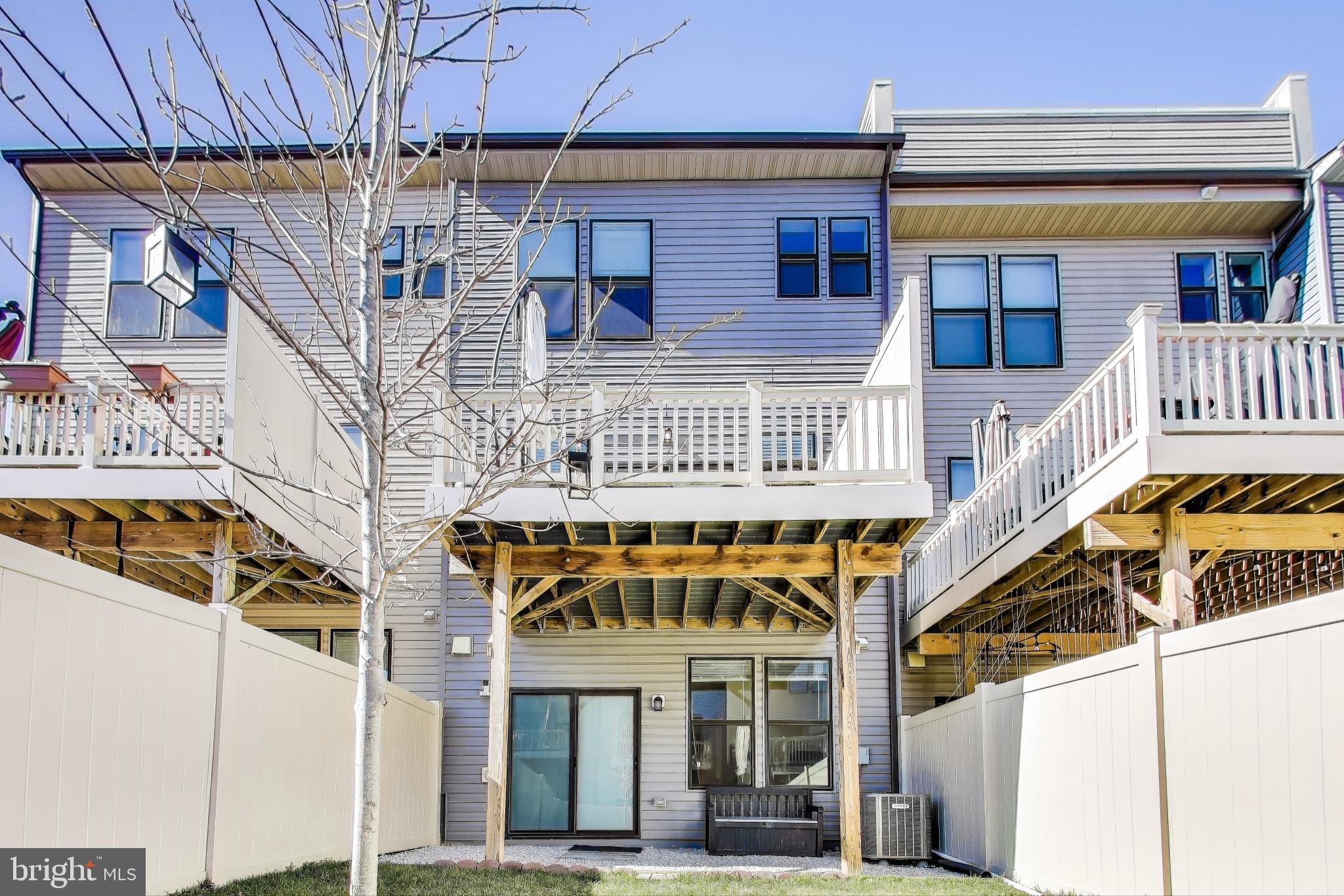 VISTA GARDENS - Residential