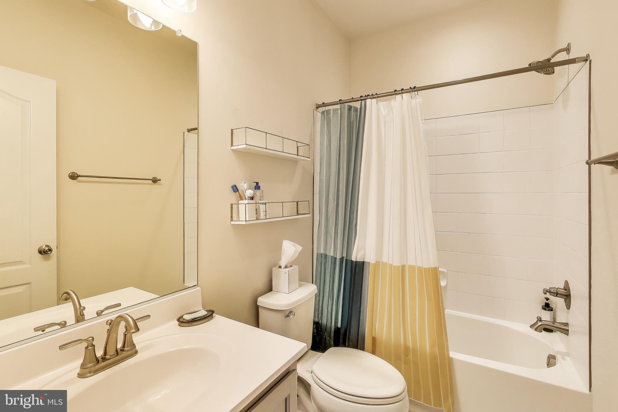 VISTA GARDENS - Residential