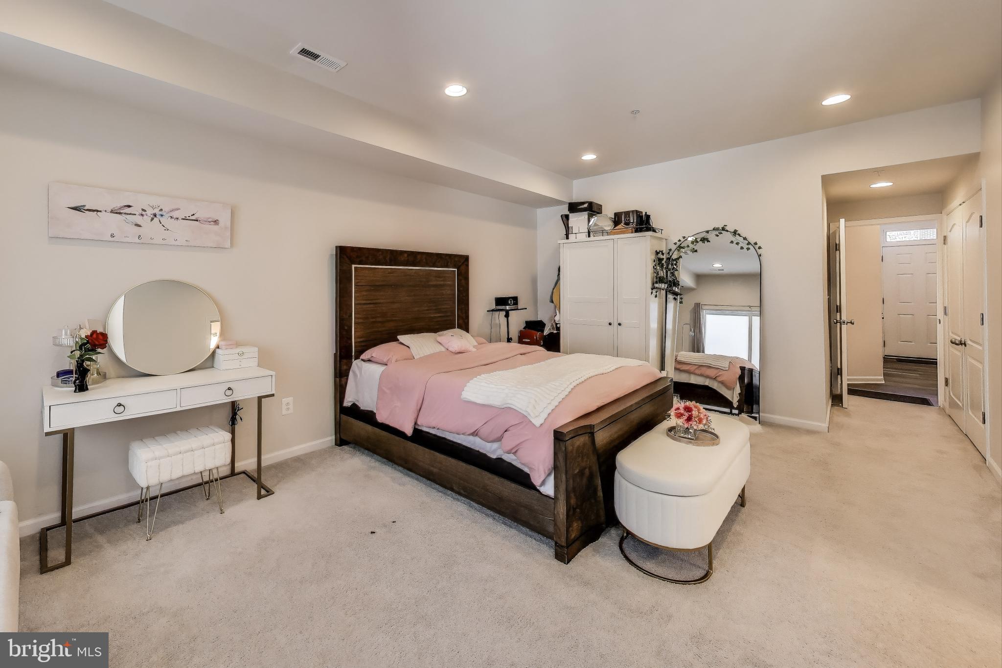 VISTA GARDENS - Residential