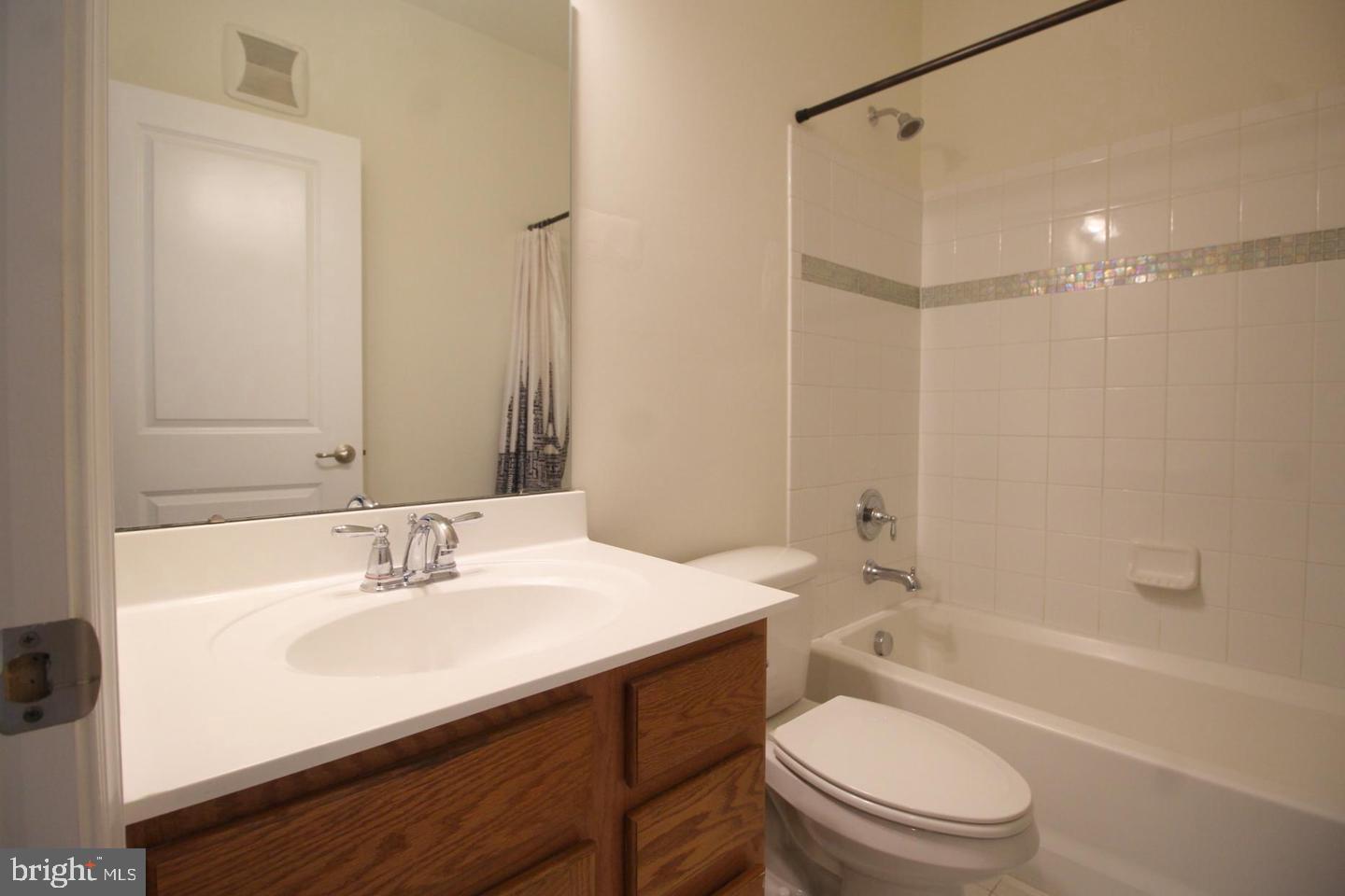 SOMERSET CROSSING - Residential Lease