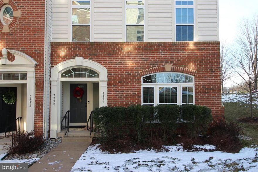 Lovely End Unit 3 bedroom 2 1/2 bath townhome style condo in sought after Somerset.  Gleaming hardwoods throughout, gourmet kitchen with upgraded cabinetry, granite countertops and stainless steel appliances.  Primary suite with walk-in closet and two generous sized secondary bedrooms on upper level.  1 car garage, balcony, and so much more!