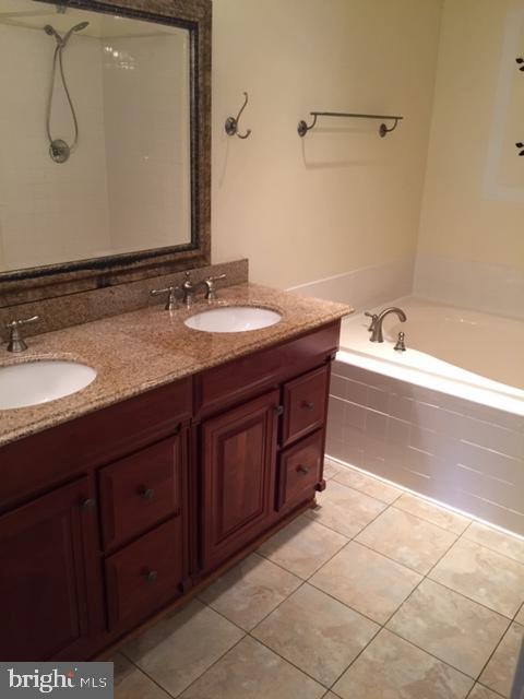 SETTLERS LANDING - Residential Lease