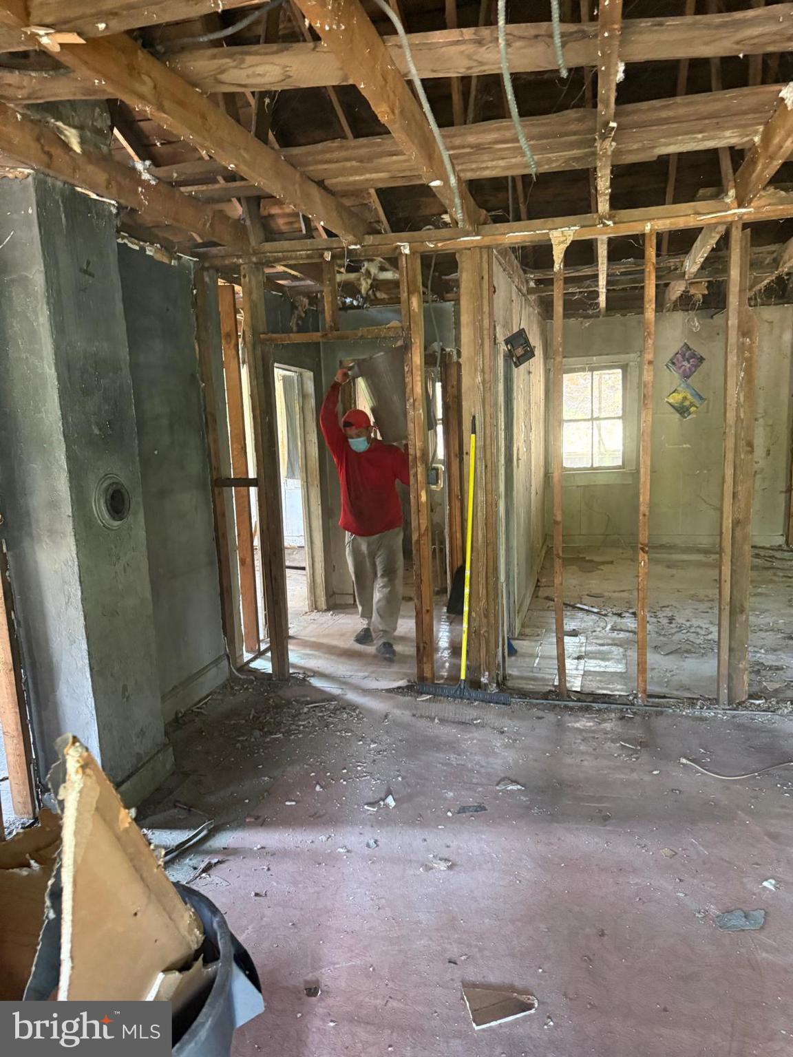 CATESBY HOWARD - Residential