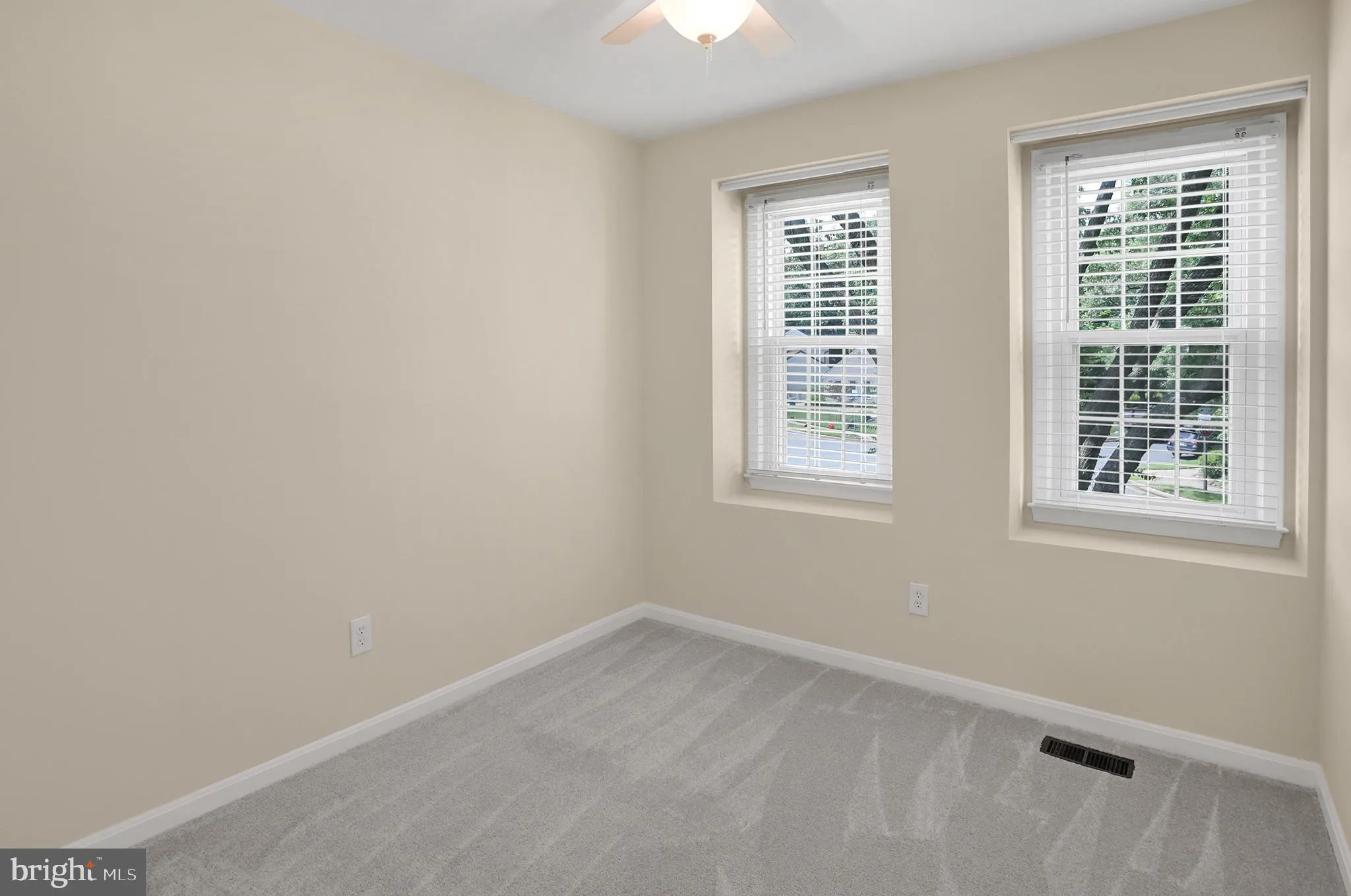 Herndon, Virginia 20170, United States, 4 Bedrooms Bedrooms, ,3 BathroomsBathrooms,Residential,Coming Soon,176888