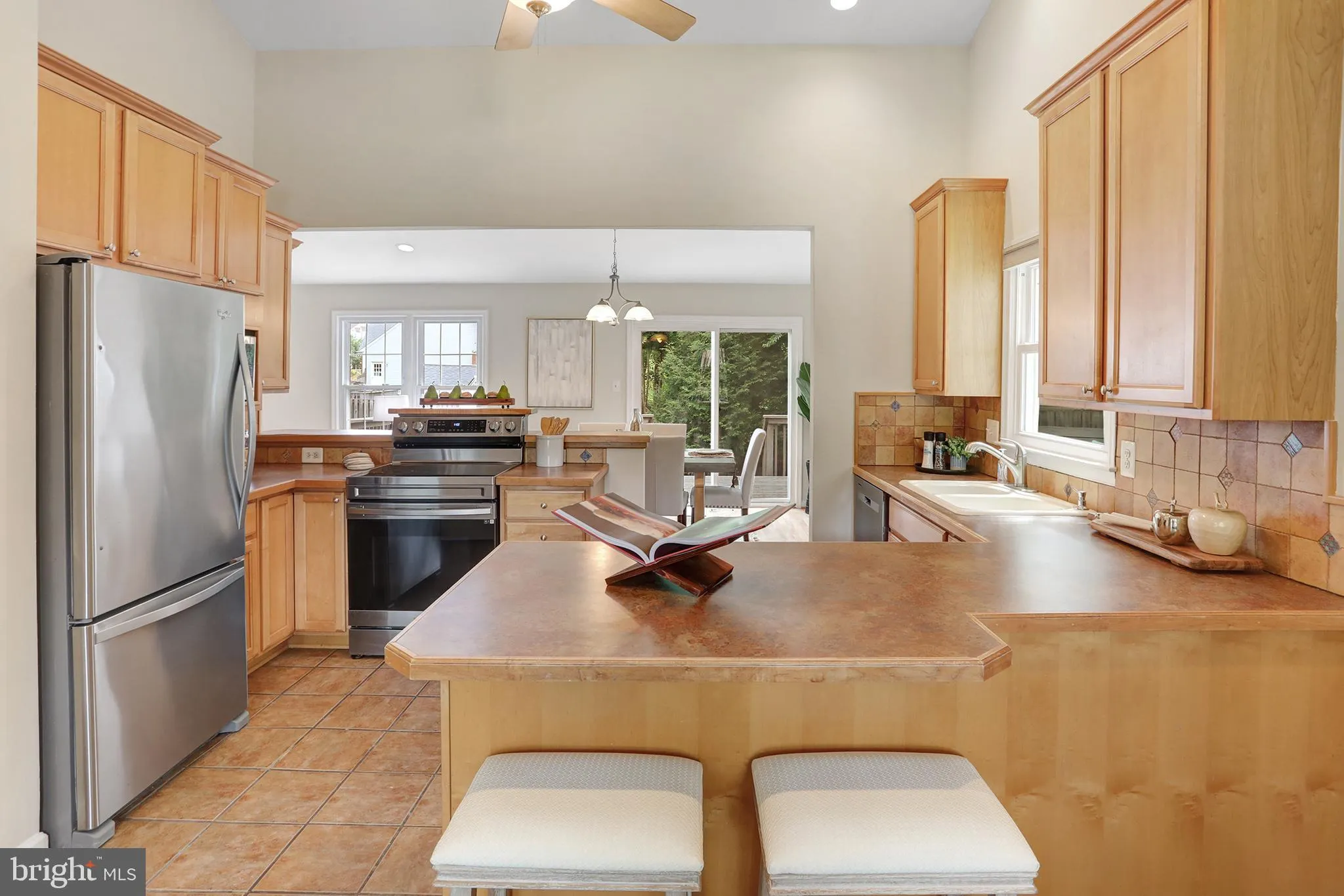 Herndon, Virginia 20170, United States, 4 Bedrooms Bedrooms, ,3 BathroomsBathrooms,Residential,Coming Soon,176888