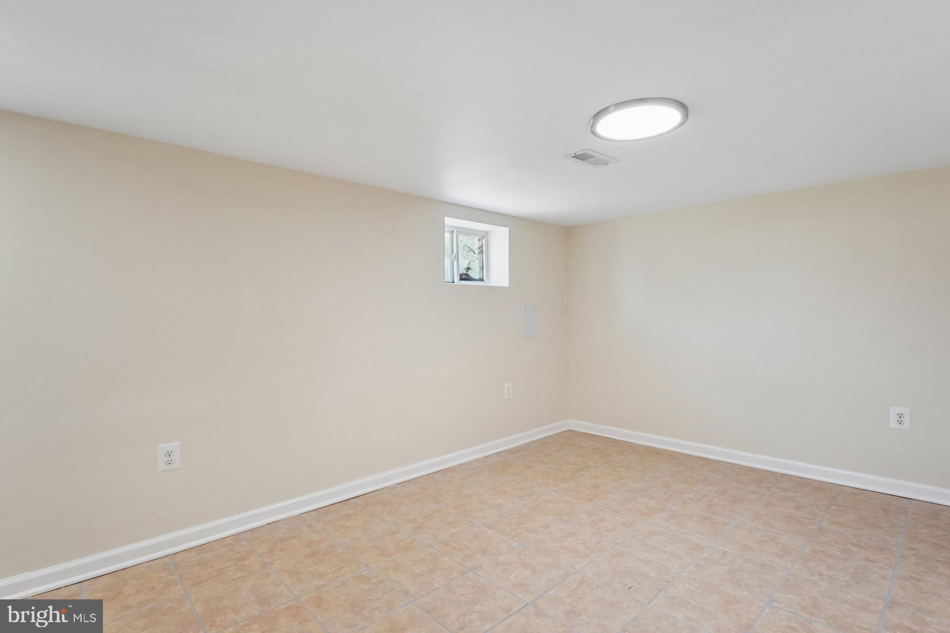 CATONSVILLE MANOR - Residential