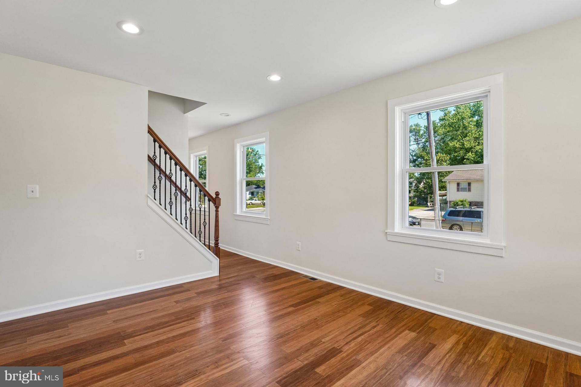 CATONSVILLE MANOR - Residential