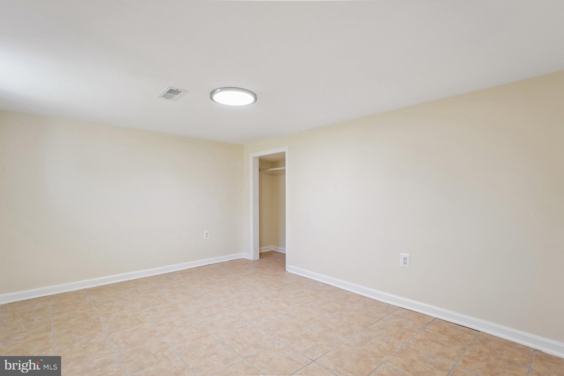 CATONSVILLE MANOR - Residential
