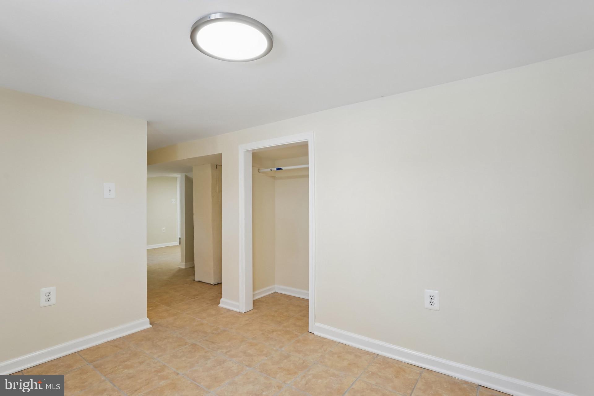 CATONSVILLE MANOR - Residential