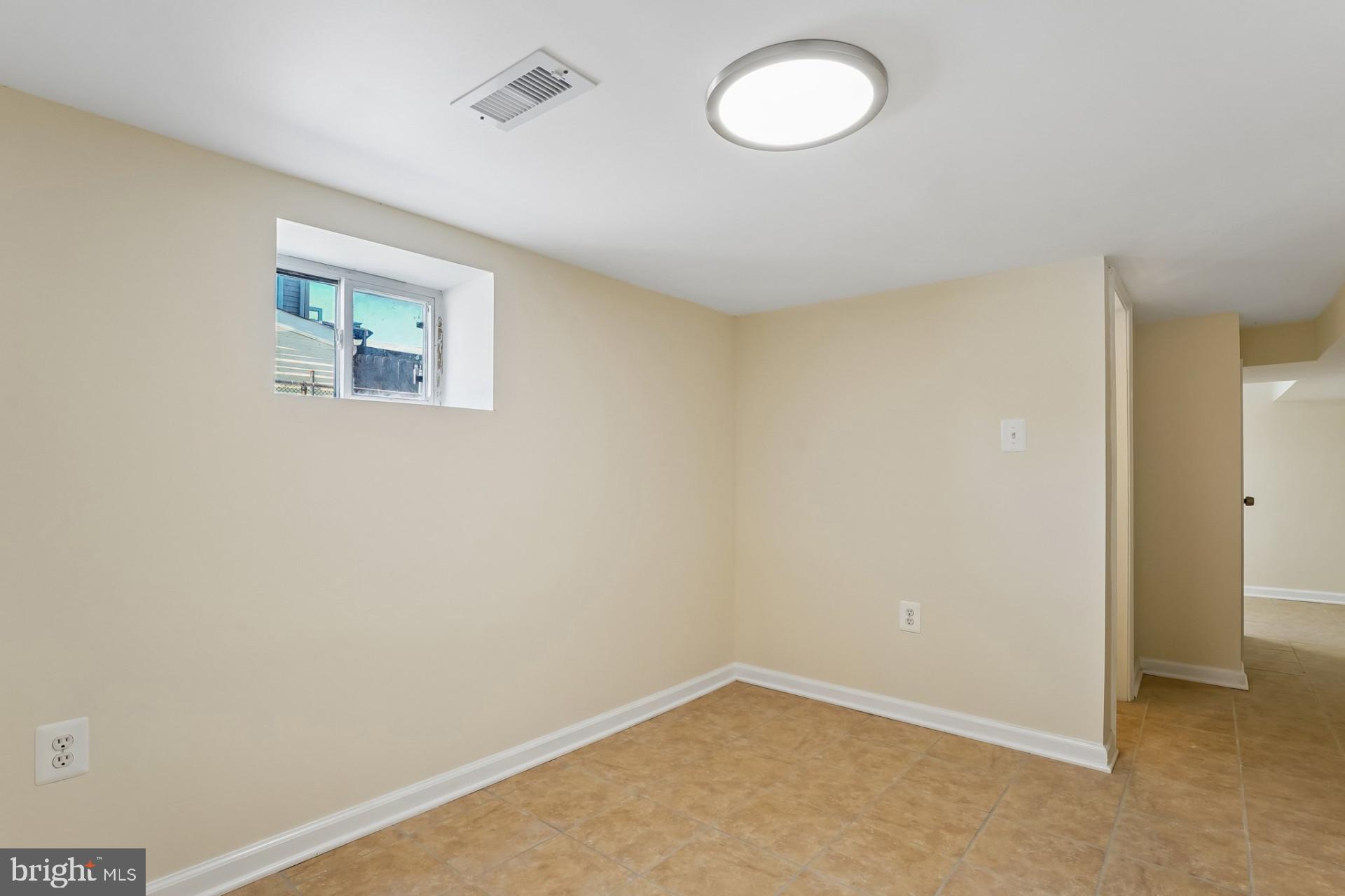 CATONSVILLE MANOR - Residential