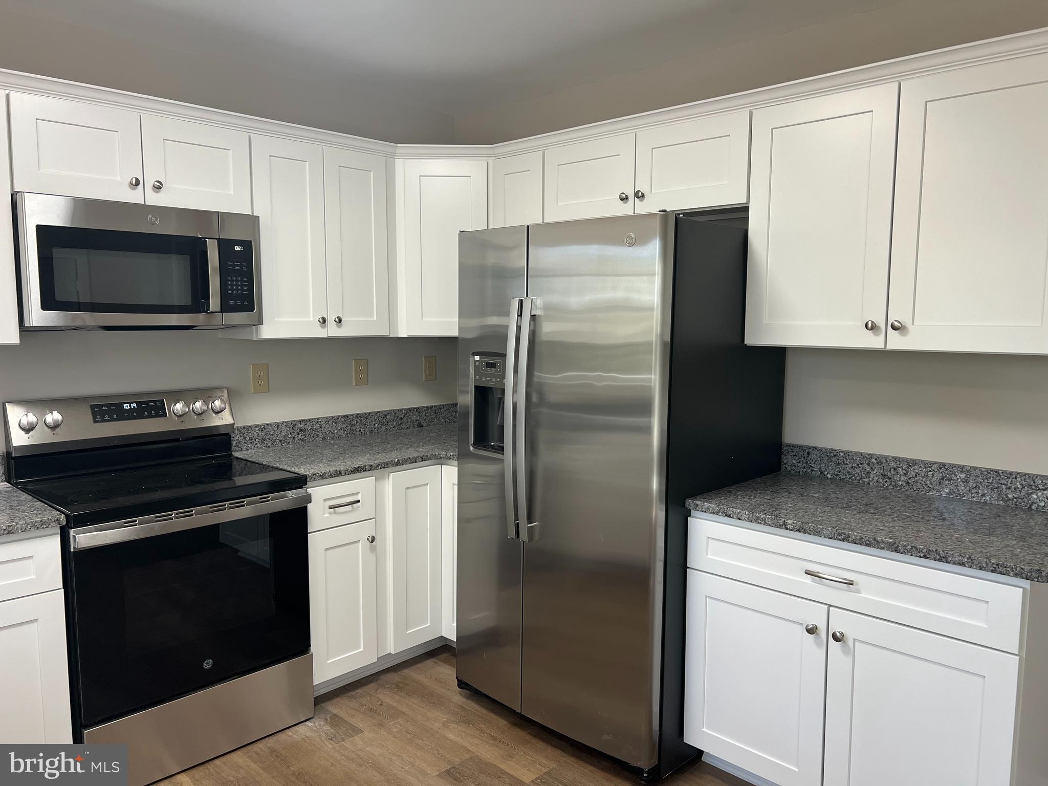 SIERRA MANOR - Residential