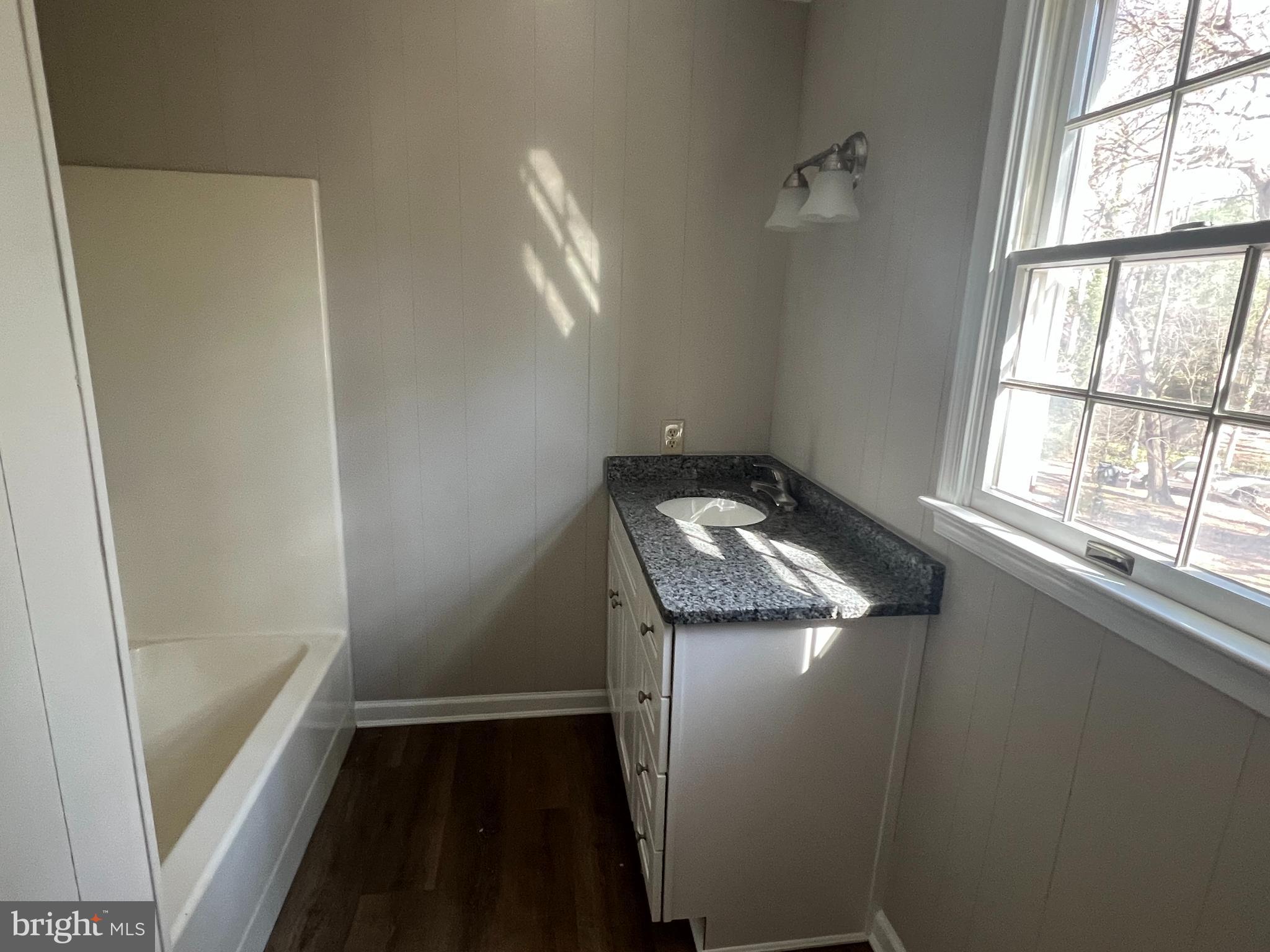 SIERRA MANOR - Residential