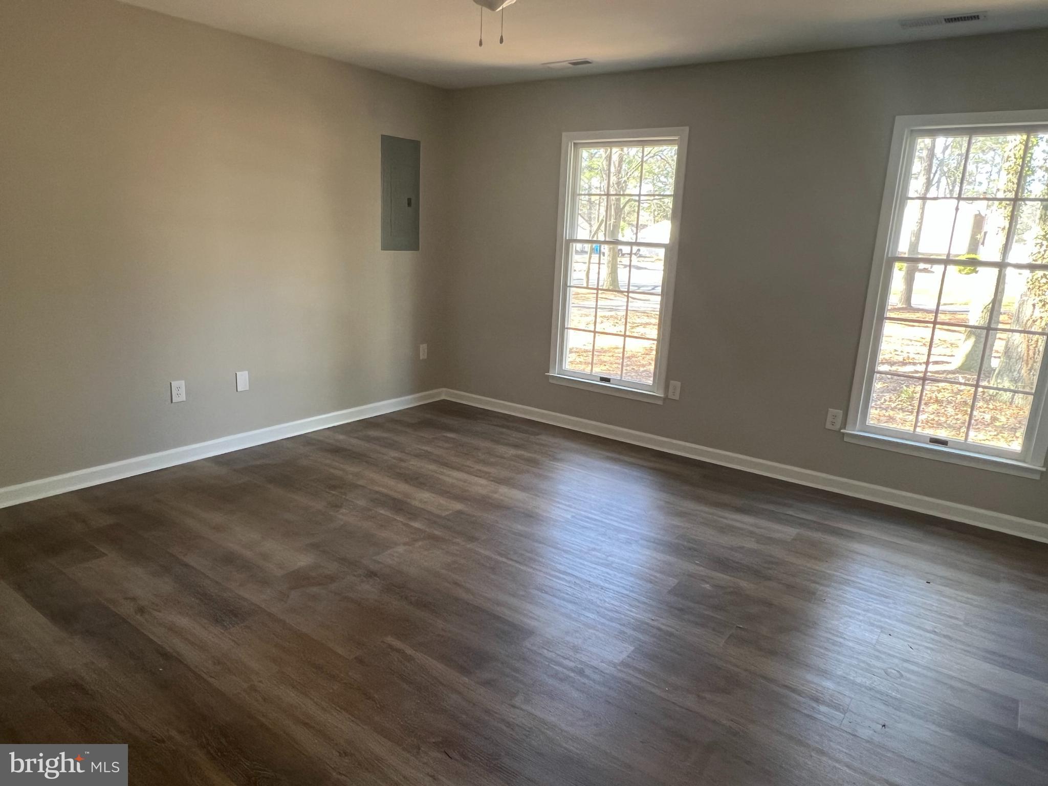 SIERRA MANOR - Residential