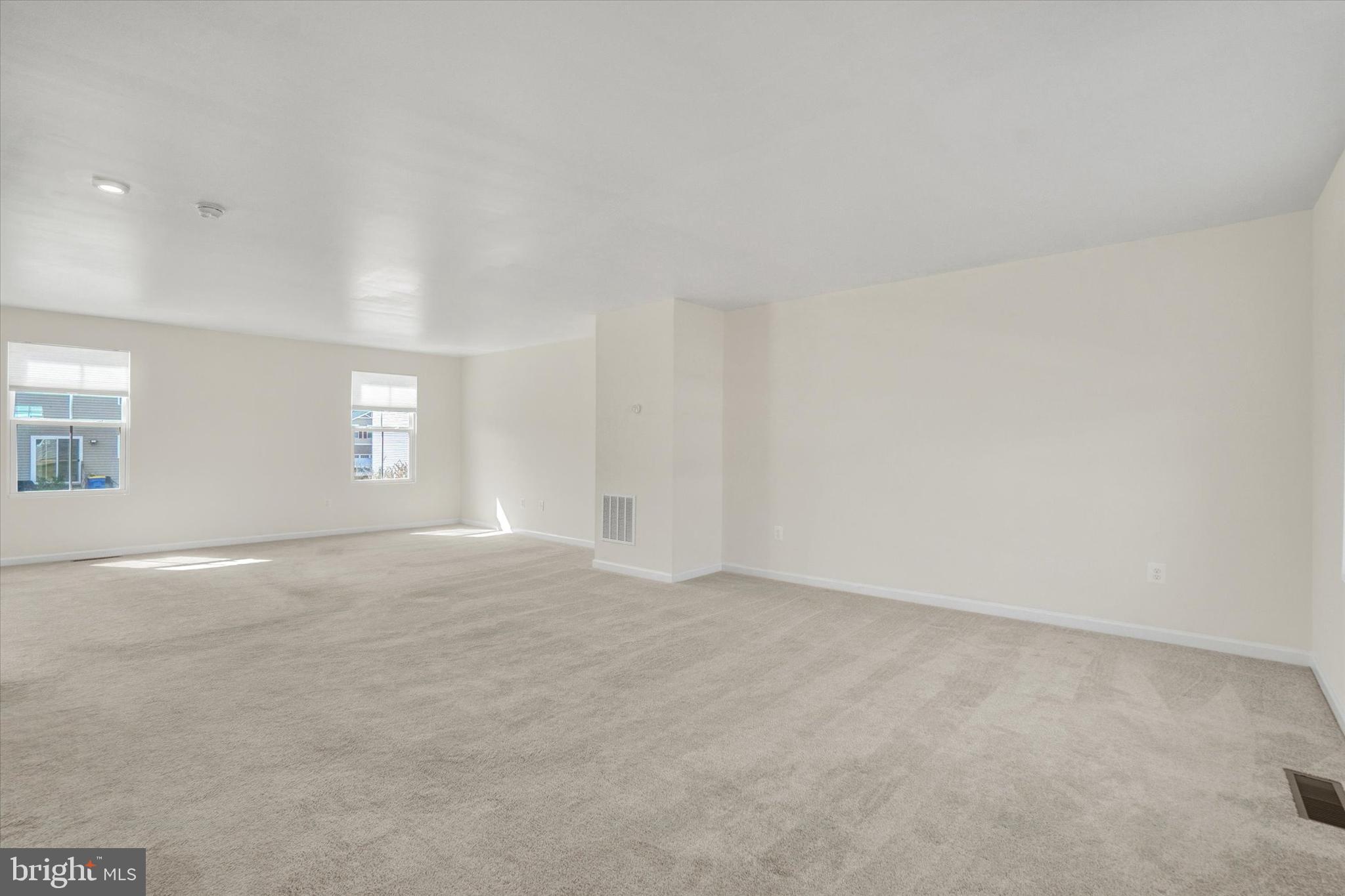 THE SEASONS - Residential