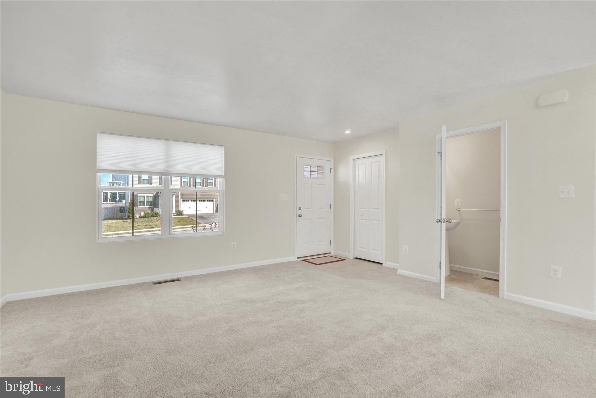 THE SEASONS - Residential