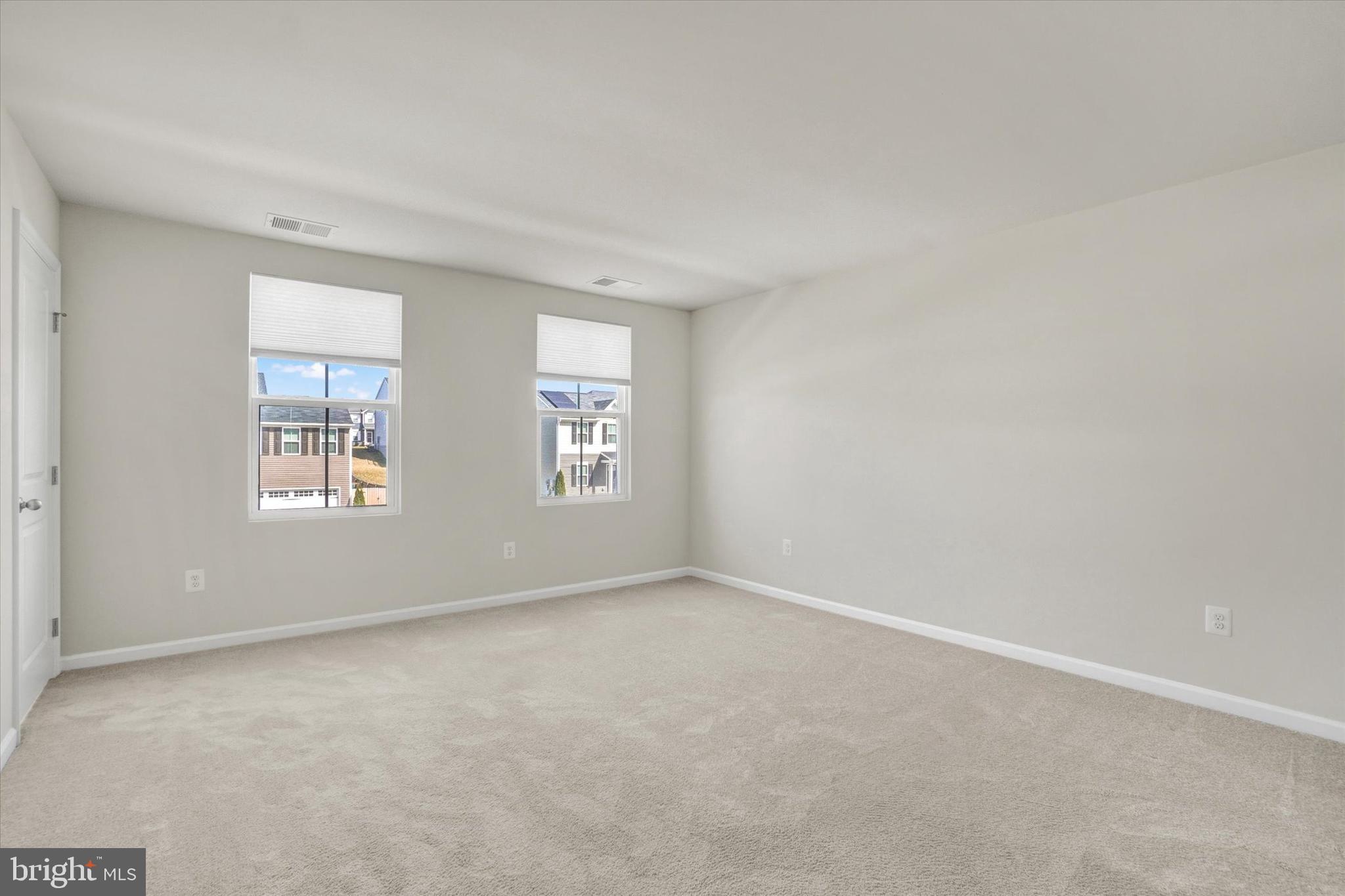 THE SEASONS - Residential