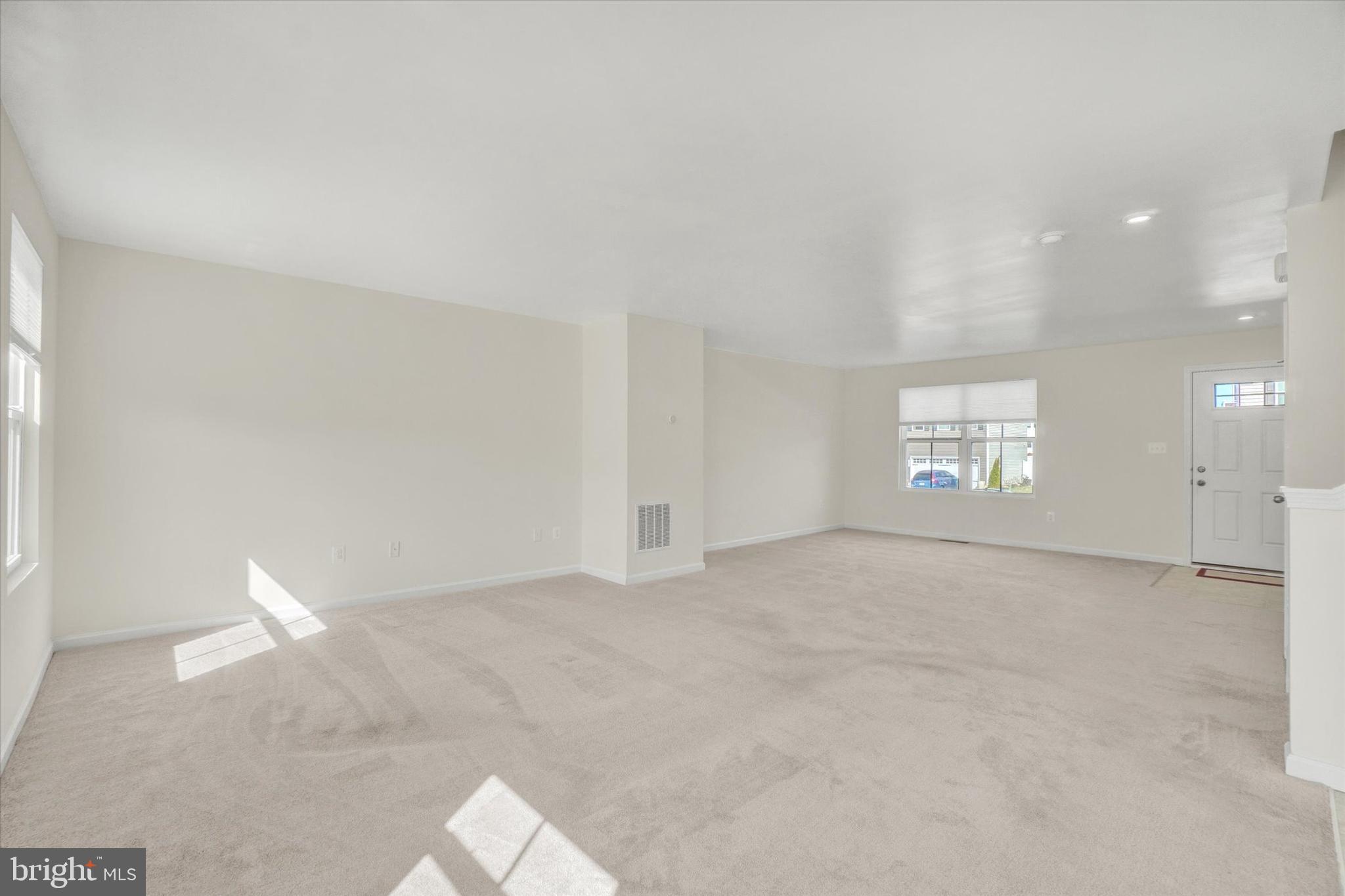 THE SEASONS - Residential