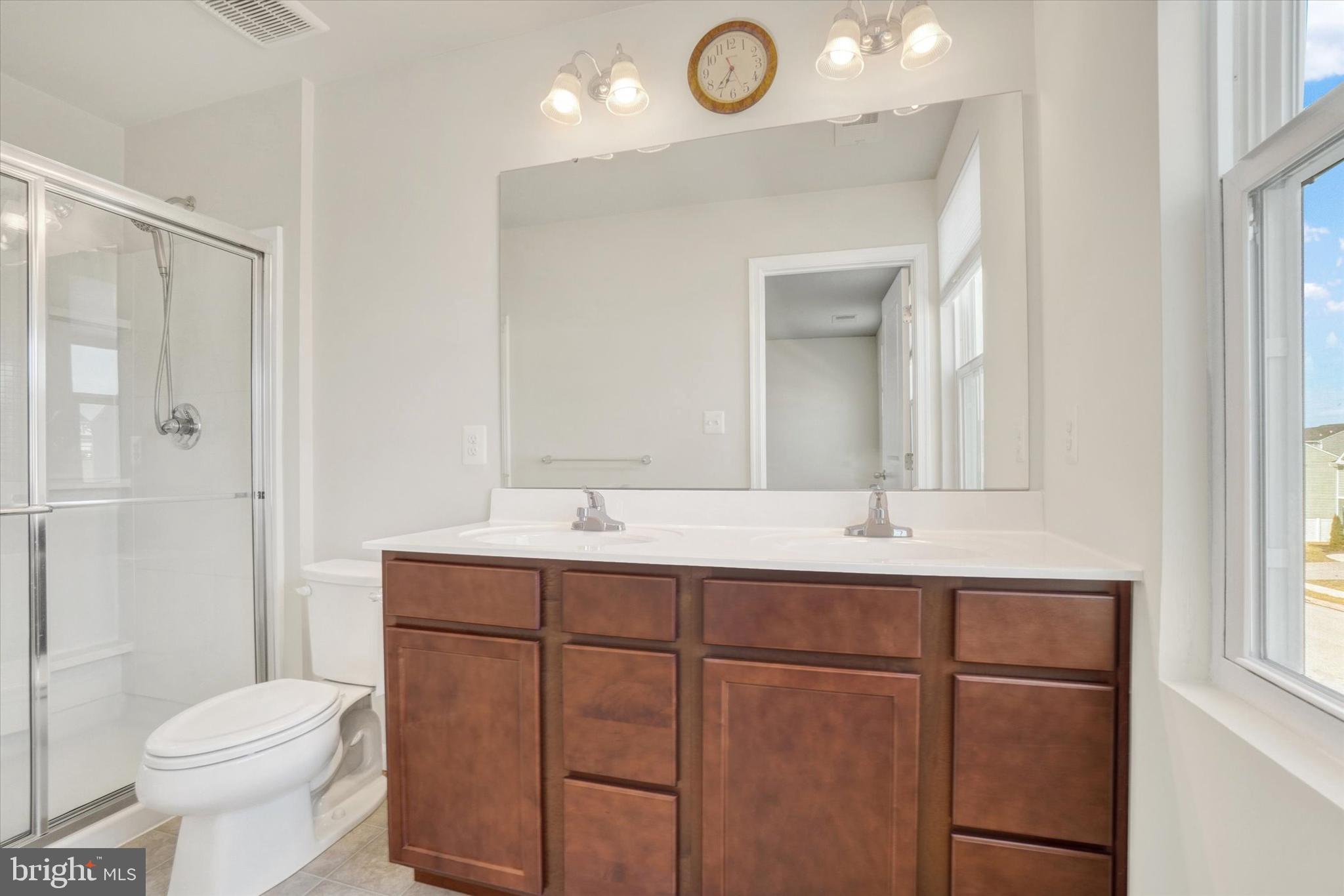 THE SEASONS - Residential