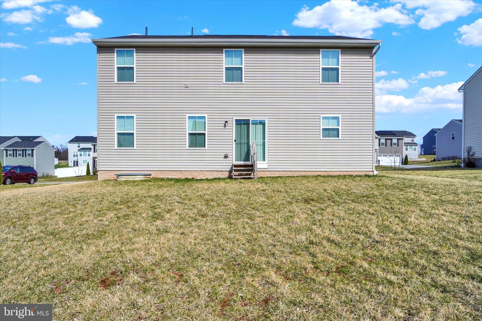 THE SEASONS - Residential