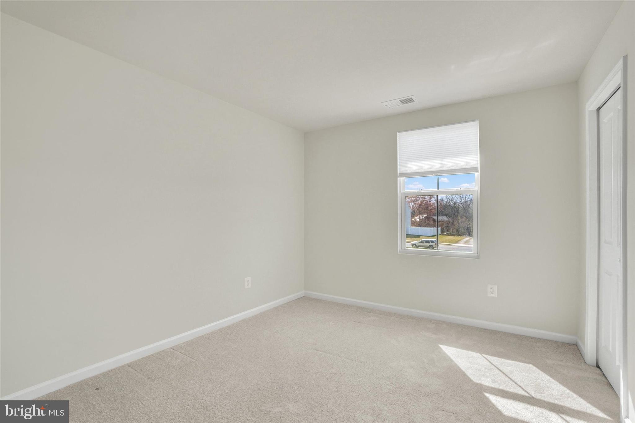 THE SEASONS - Residential