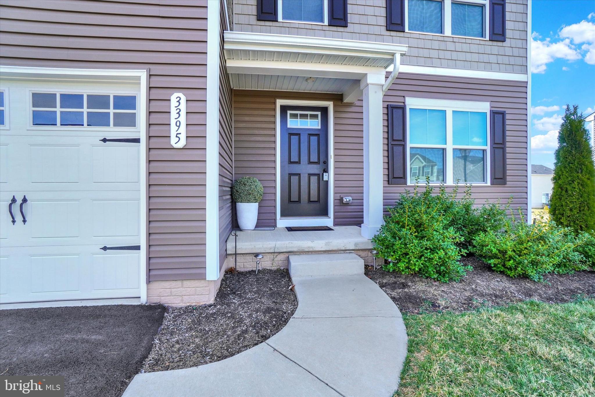 THE SEASONS - Residential