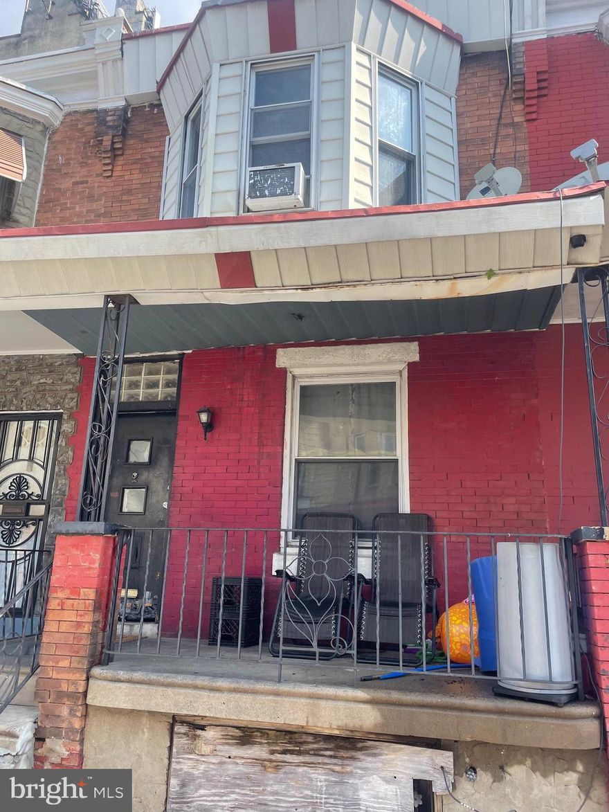 Great investment property near the  train on 52nd street and buses to take you anywhere in the city owner is motivated to sell. All offers will be considered. Don't miss this opportunity to own somethin in the university city area. This property has three bedrooms one bath ,front porch living room dining room and large eat-in kitchen and a full basement on a great block.Hurry won't last!!!!!!!!!!!!!