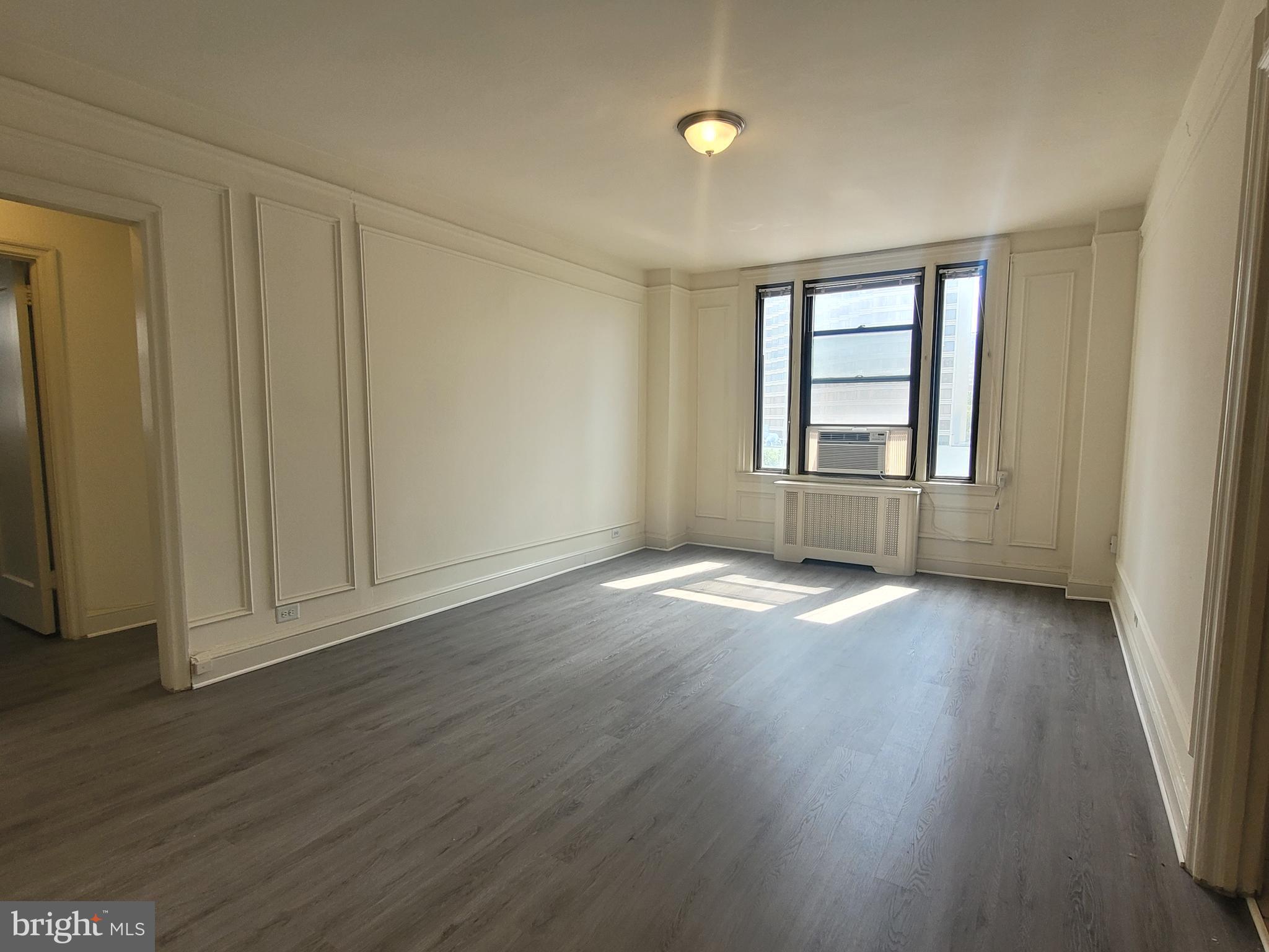 2031 LOCUST STREET 604