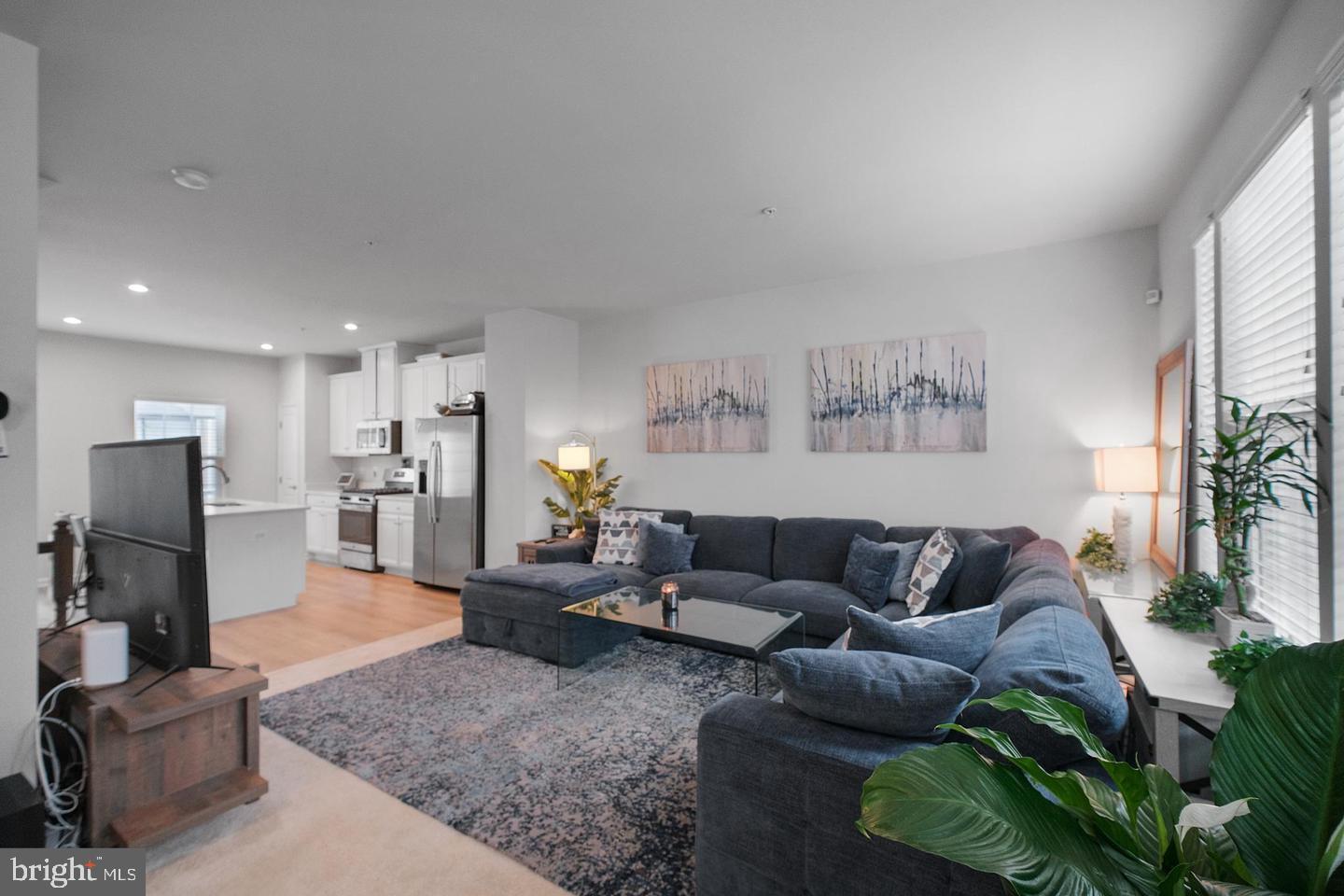 ANCHOR POINT - Residential