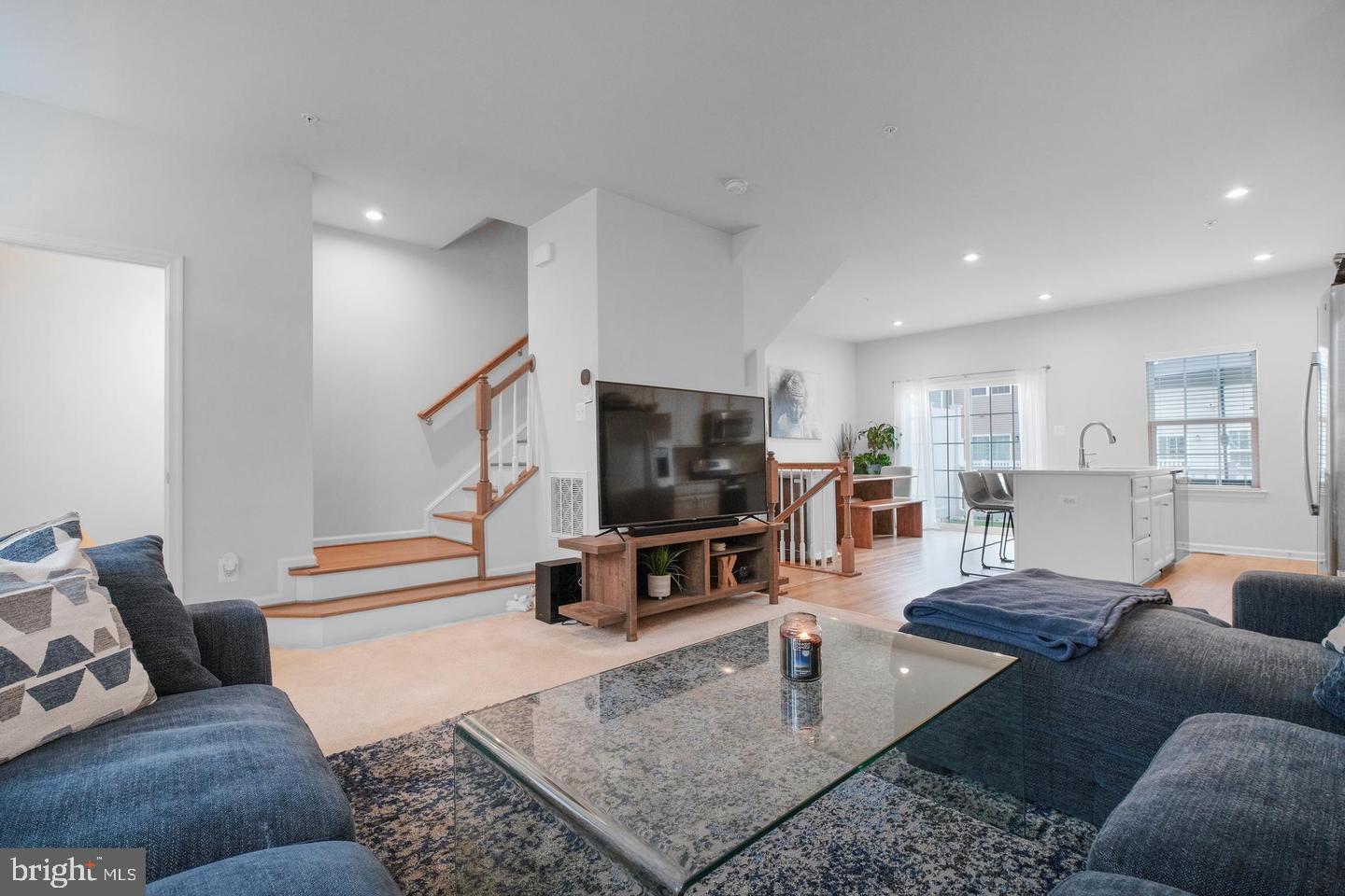 ANCHOR POINT - Residential