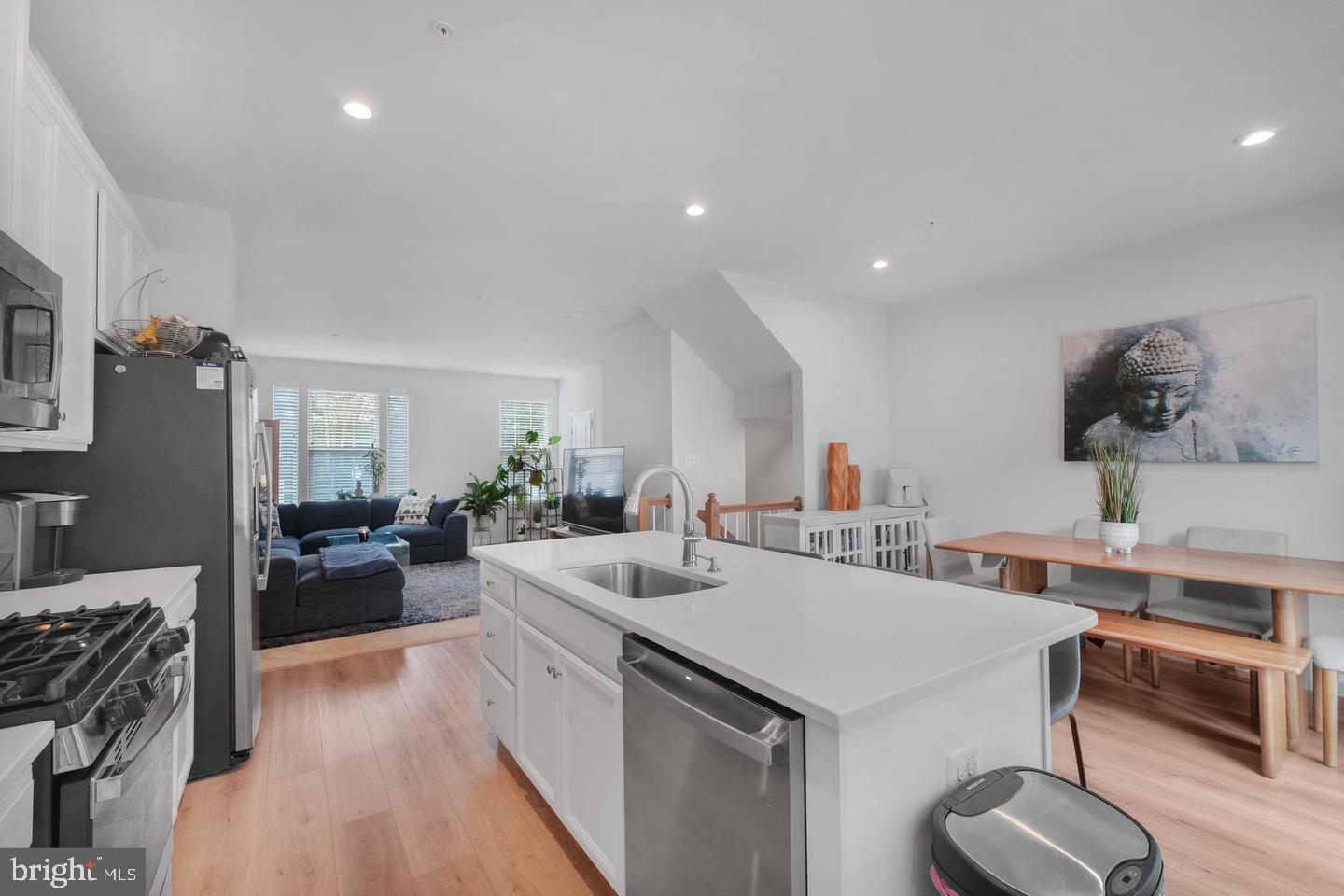 ANCHOR POINT - Residential