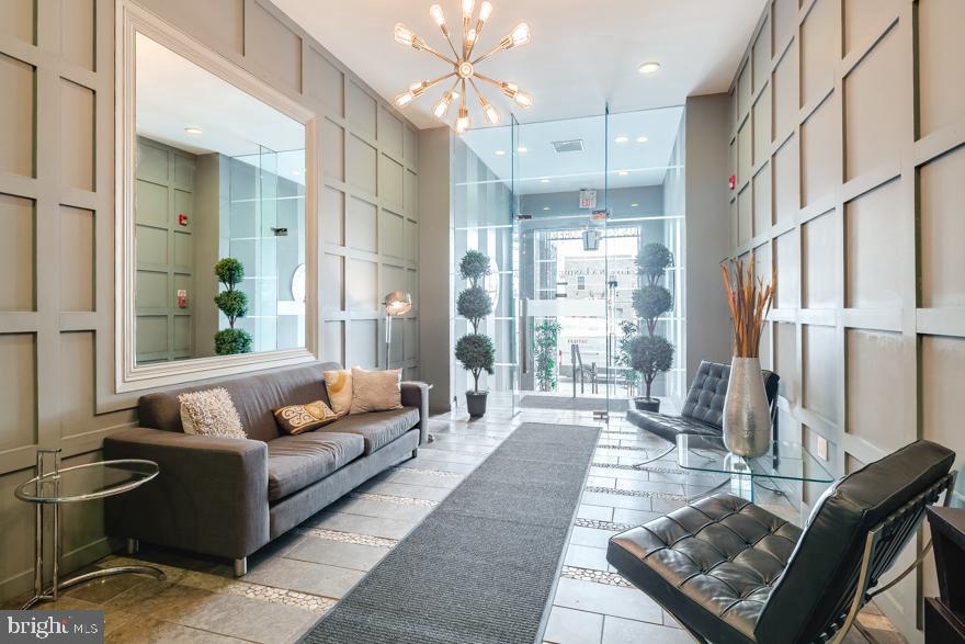 CENTER CITY - Residential Lease