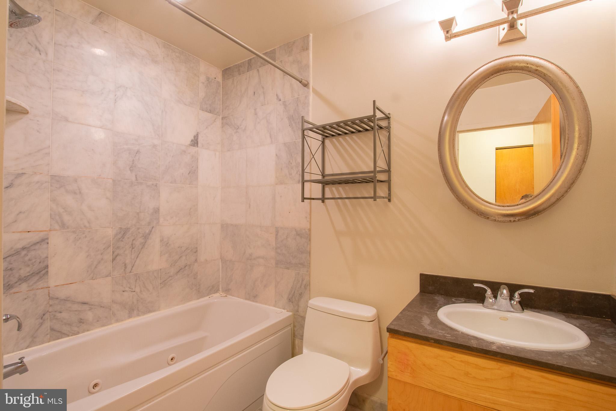 CENTER CITY - Residential Lease