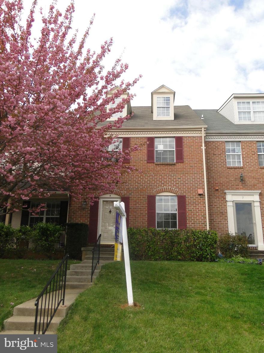 Nice 4 Level 3 Bedroom, 3.5 Bath Brick Townhouse. Large Kitchen. Living Room With Fireplace Opens To Rear Deck Overlooking  Yard. Spacious Bright Master Bedroom With Vaulted Ceilings & Loft. Lower Level With Family Room & Sliders to Patio. Great Location With Good Schools & Lots Of Open Space. new roof 2015. New HVAC 2012