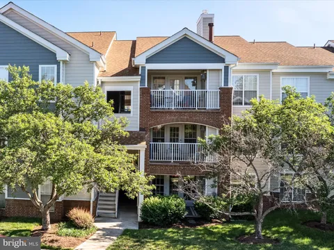21019 Timber Ridge Terrace Unit 102, Ashburn, VA MLS: VALO2094680