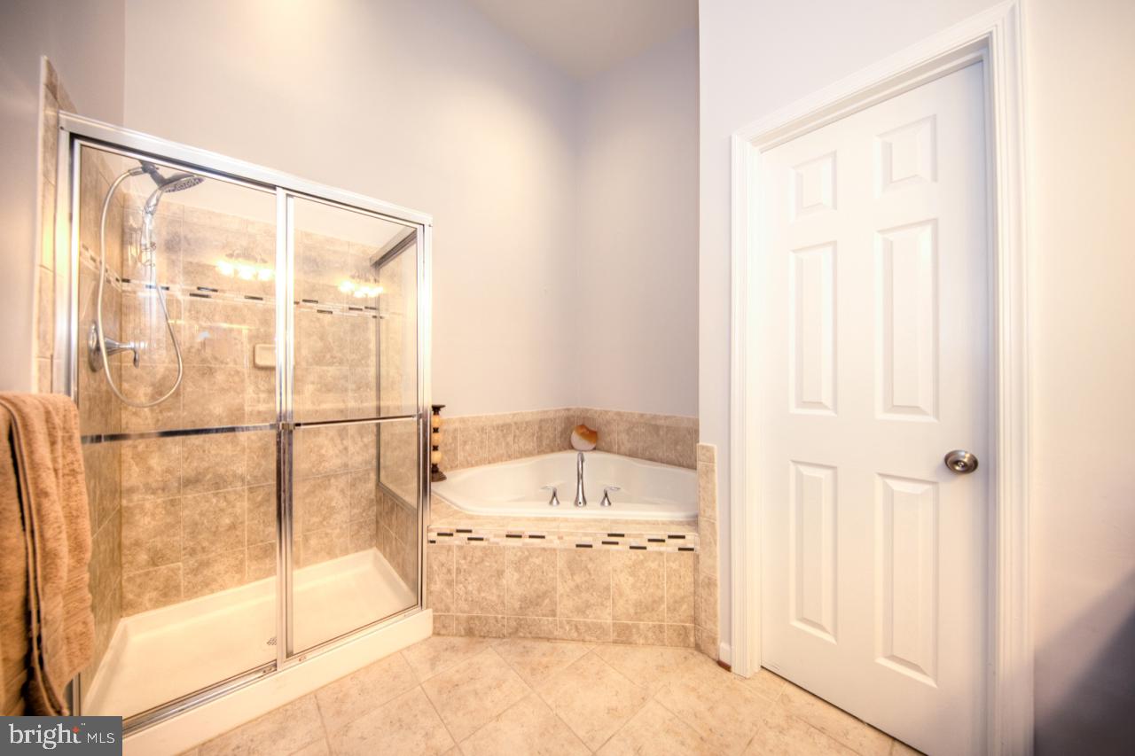 HOLLY WOODS - Residential