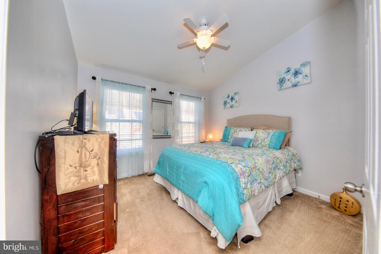 HOLLY WOODS - Residential