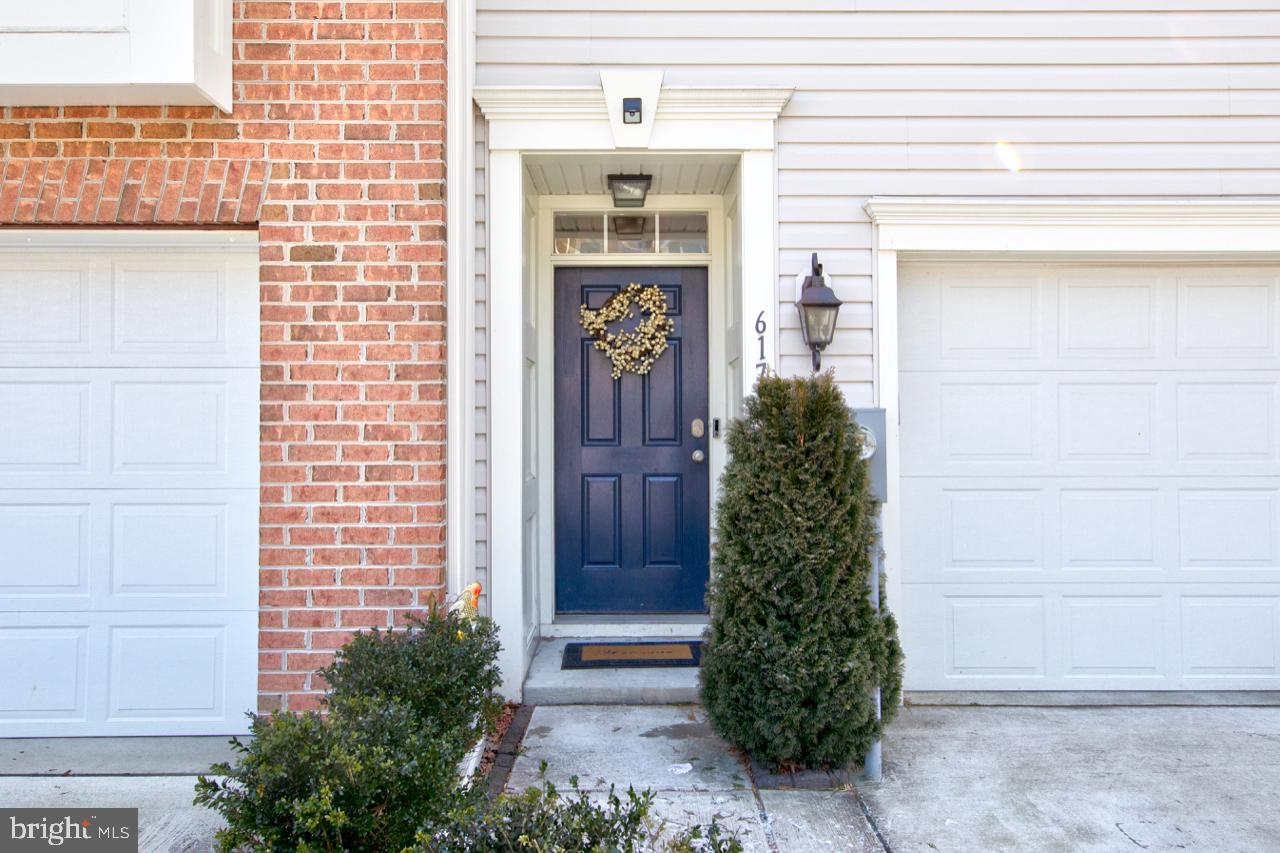 HOLLY WOODS - Residential