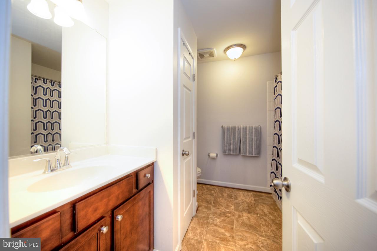 HOLLY WOODS - Residential