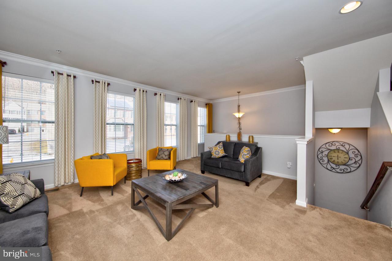 HOLLY WOODS - Residential