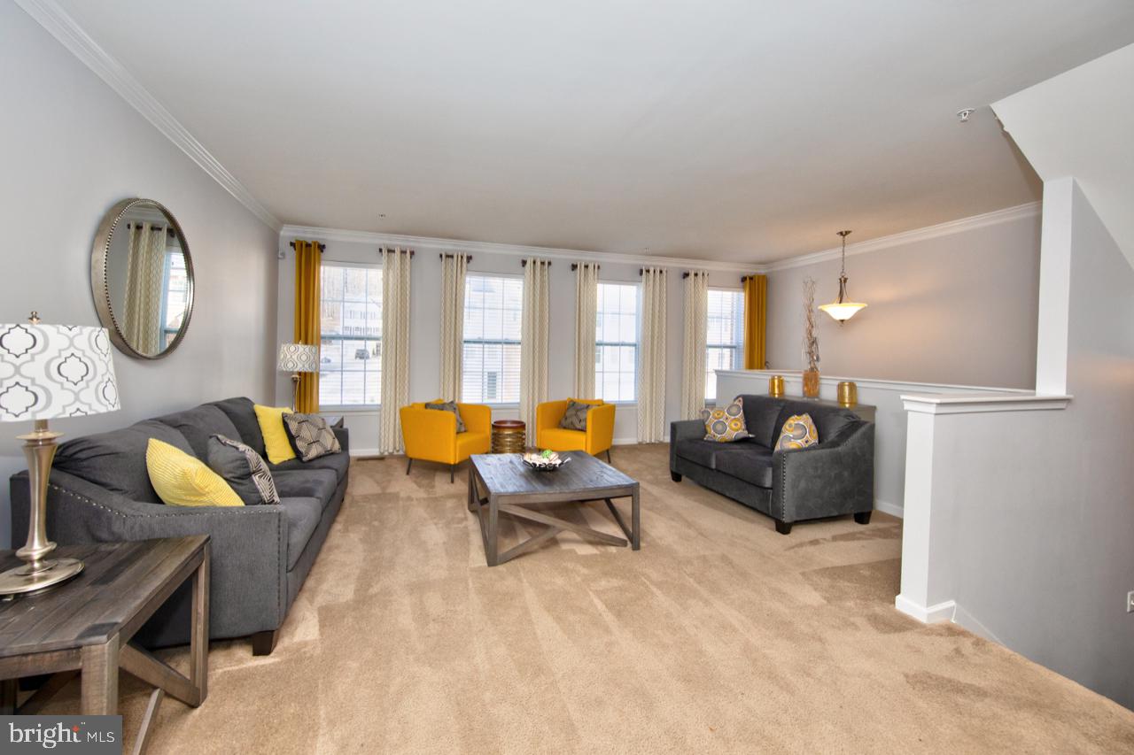 HOLLY WOODS - Residential