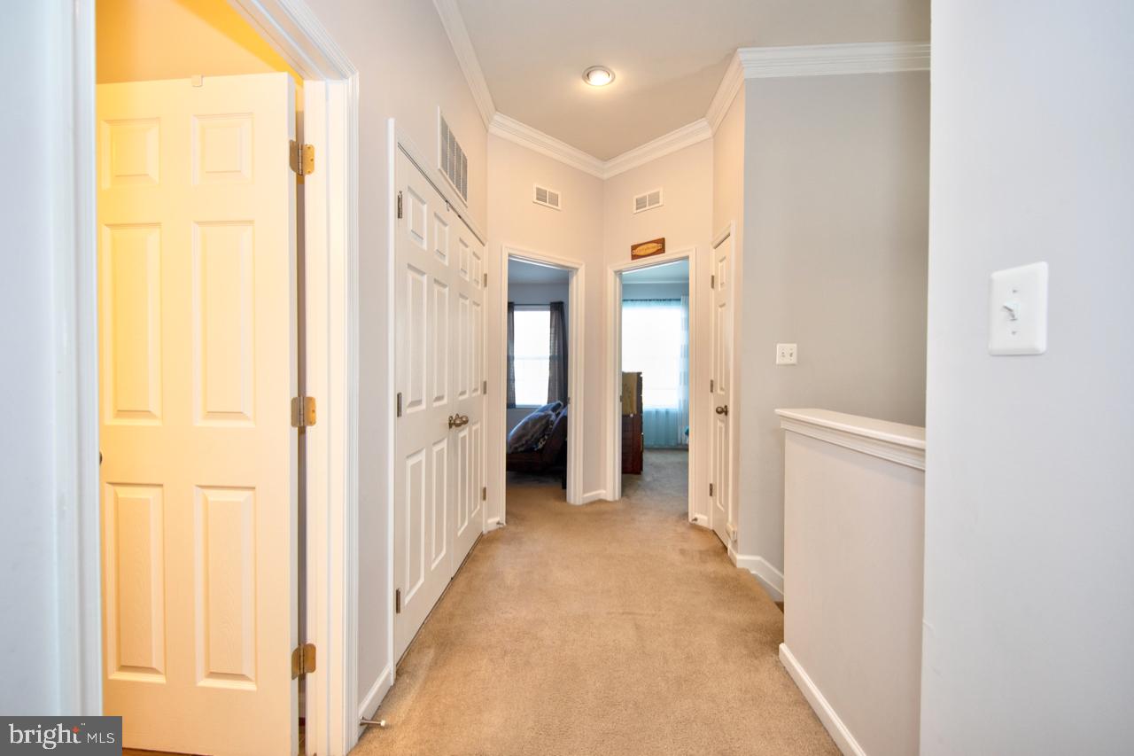 HOLLY WOODS - Residential