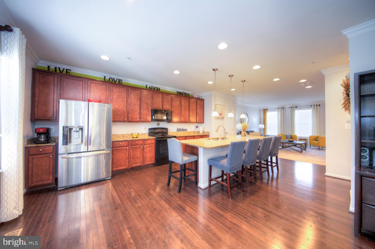 HOLLY WOODS - Residential