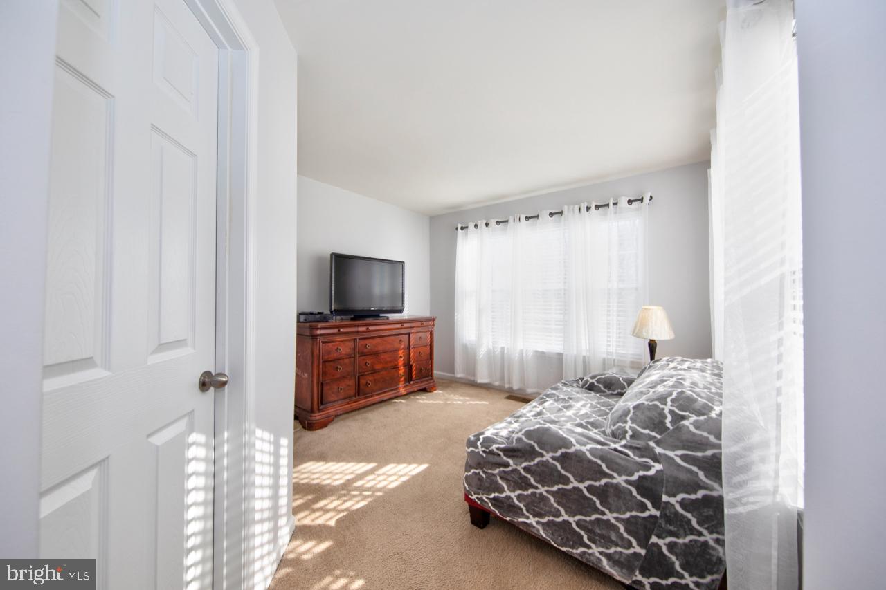 HOLLY WOODS - Residential